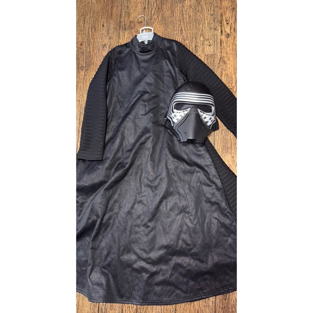 Disney store Star Wars Kylo Ren Boys costumes 9/10